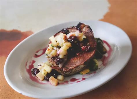 central west end restaurants|Retreat Gastropub.